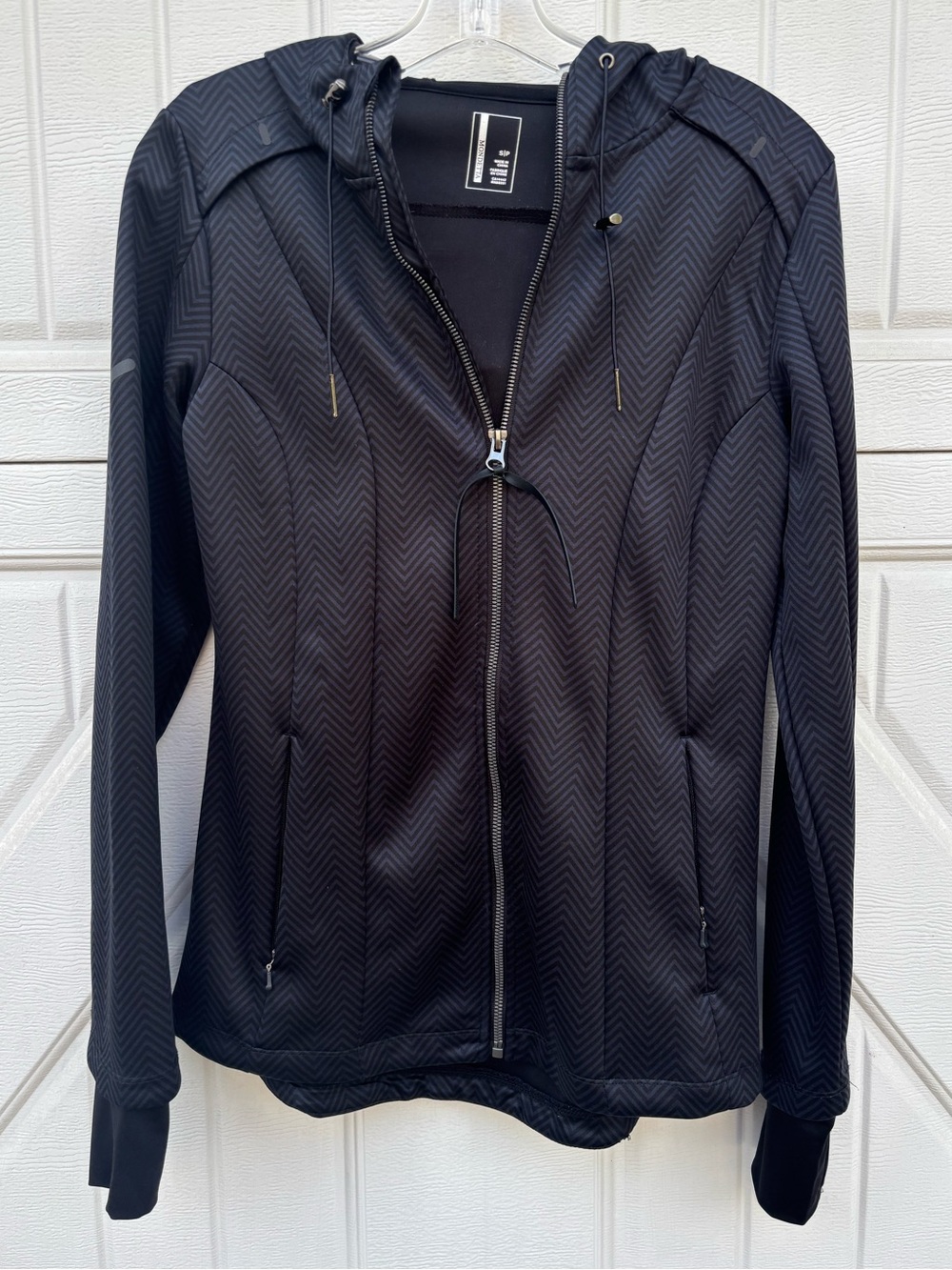 Mondetta Black Herringbone Hooded Active Jacket Women’s Small Thumbholes
